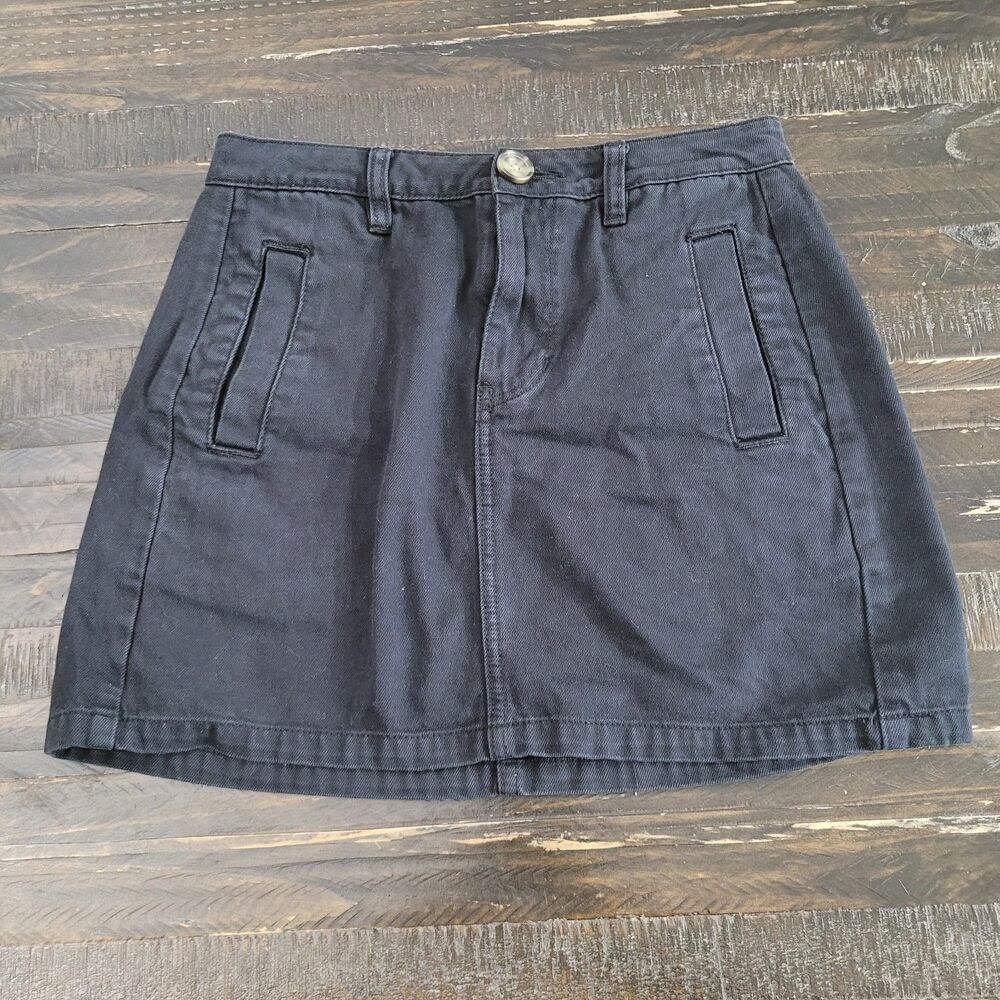PACSUN Black Denim Cargo Mini Skirt Women’s Size 25 Front Pocket Y2K Streetwear